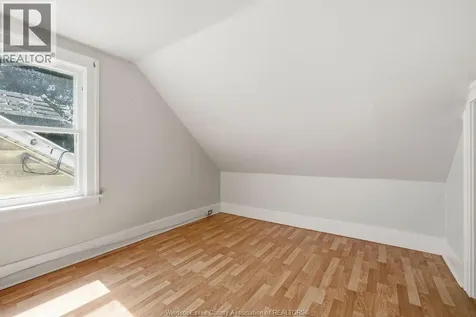 1596 College Windsor ON N9B 1M1