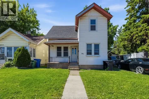 1596 College Windsor ON N9B 1M1