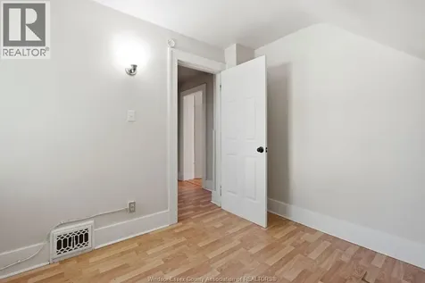 1596 College Windsor ON N9B 1M1