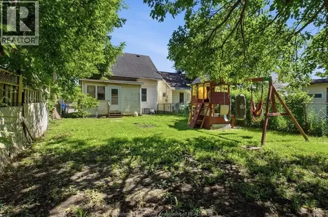 1596 College Windsor ON N9B 1M1