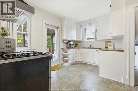 2146 Windermere Windsor ON N8W 2S6