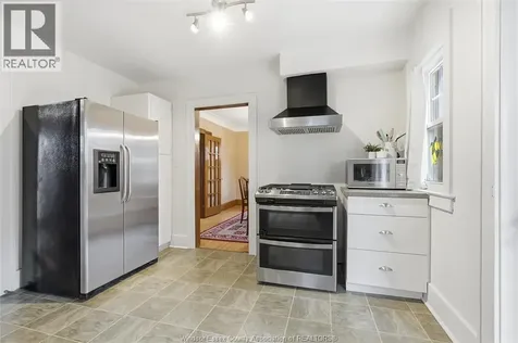 2146 Windermere Windsor ON N8W 2S6