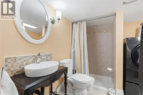 2146 Windermere Windsor ON N8W 2S6