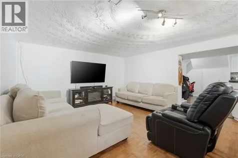 20 Nelligan Place Hamilton ON L8K 4X7