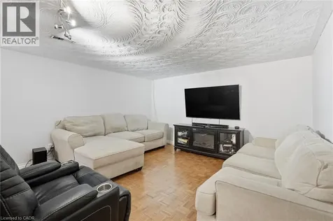 20 Nelligan Place Hamilton ON L8K 4X7