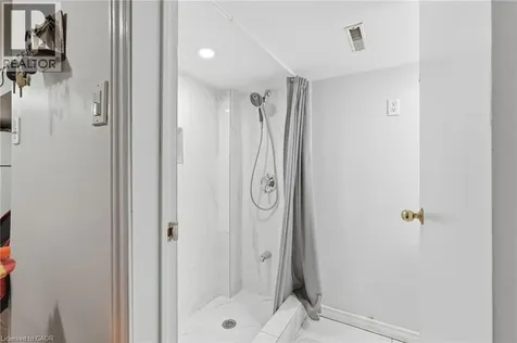 20 Nelligan Place Hamilton ON L8K 4X7