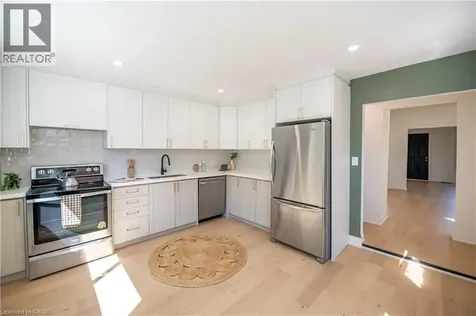 213 Rosslyn Avenue North Hamilton ON L8L 7P8
