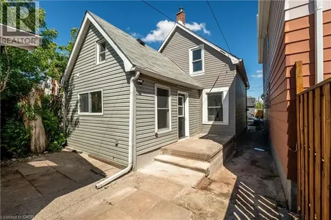 213 Rosslyn Avenue North Hamilton ON L8L 7P8
