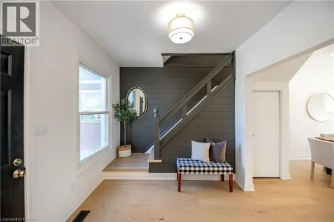 213 Rosslyn Avenue North Hamilton ON L8L 7P8