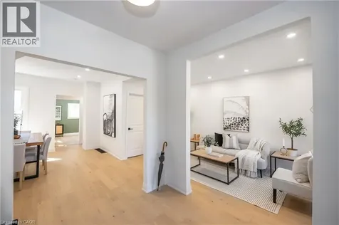 213 Rosslyn Avenue North Hamilton ON L8L 7P8