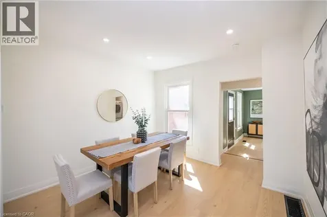 213 Rosslyn Avenue North Hamilton ON L8L 7P8