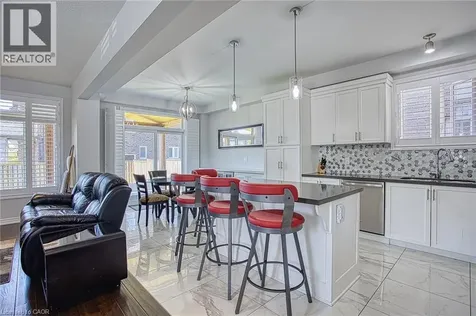 17 Narbonne Crescent Stoney Creek ON L8J 0J7