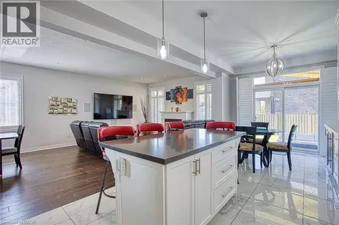 17 Narbonne Crescent Stoney Creek ON L8J 0J7