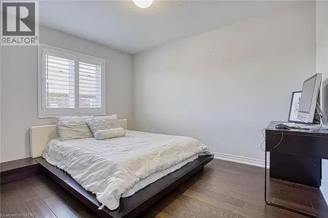 17 Narbonne Crescent Stoney Creek ON L8J 0J7