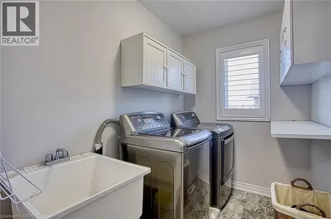 17 Narbonne Crescent Stoney Creek ON L8J 0J7