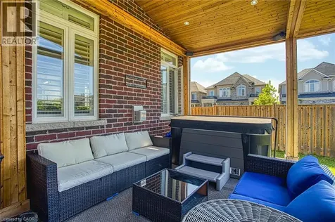 17 Narbonne Crescent Stoney Creek ON L8J 0J7