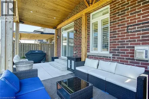 17 Narbonne Crescent Stoney Creek ON L8J 0J7