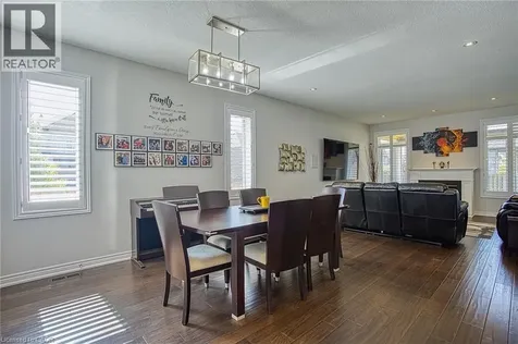 17 Narbonne Crescent Stoney Creek ON L8J 0J7