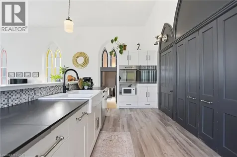 859 Haldibrook Road Caledonia ON N3W 1N4