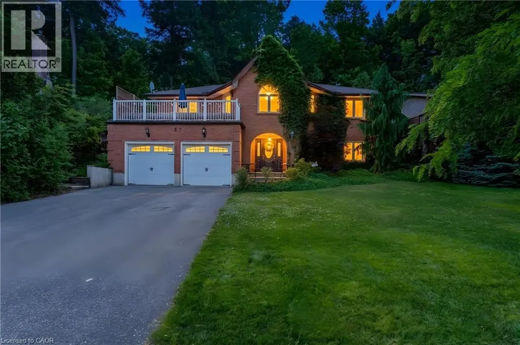 37 Yellow Birch Drive Kitchener ON N2N 2M1