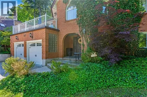 37 Yellow Birch Drive Kitchener ON N2N 2M1