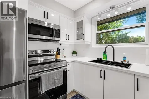 2258 Manchester Drive Burlington ON L7P 3W2