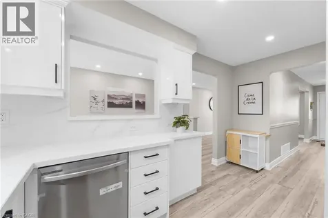 2258 Manchester Drive Burlington ON L7P 3W2