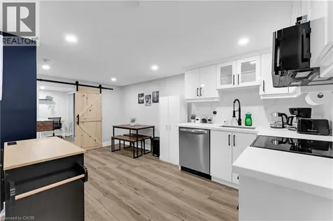 2258 Manchester Drive Burlington ON L7P 3W2