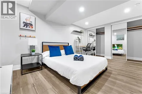 2258 Manchester Drive Burlington ON L7P 3W2