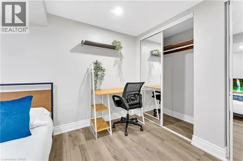 2258 Manchester Drive Burlington ON L7P 3W2