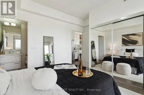 33 Shore Breeze Drive Toronto (mimico) ON M8V 1A1