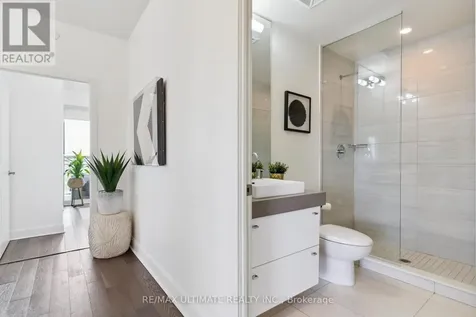 33 Shore Breeze Drive Toronto (mimico) ON M8V 1A1