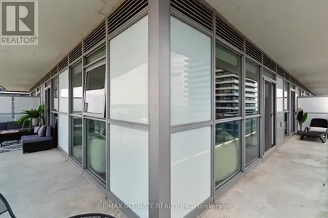 33 Shore Breeze Drive Toronto (mimico) ON M8V 1A1