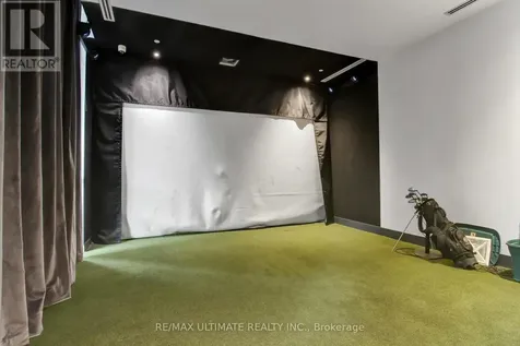 33 Shore Breeze Drive Toronto (mimico) ON M8V 1A1