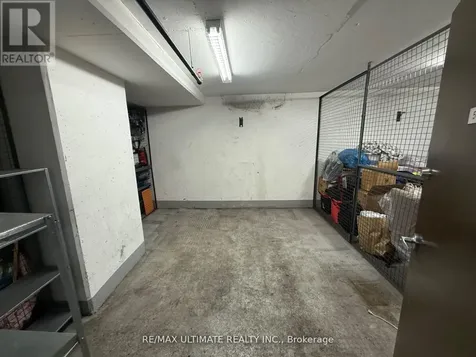 33 Shore Breeze Drive Toronto (mimico) ON M8V 1A1