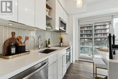 33 Shore Breeze Drive Toronto (mimico) ON M8V 1A1