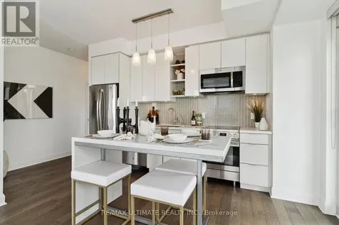 33 Shore Breeze Drive Toronto (mimico) ON M8V 1A1