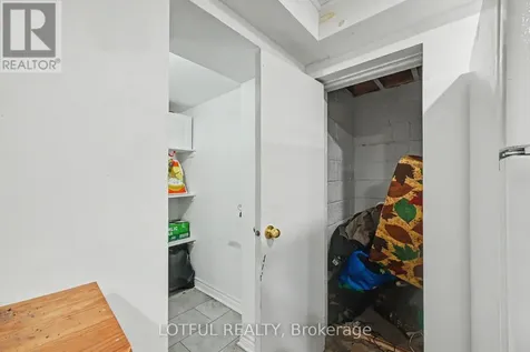 2427 Chasseur Avenue Ottawa ON K1V 8E5