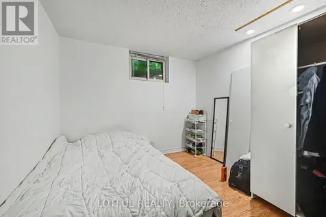 2427 Chasseur Avenue Ottawa ON K1V 8E5