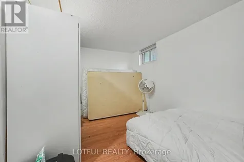 2427 Chasseur Avenue Ottawa ON K1V 8E5