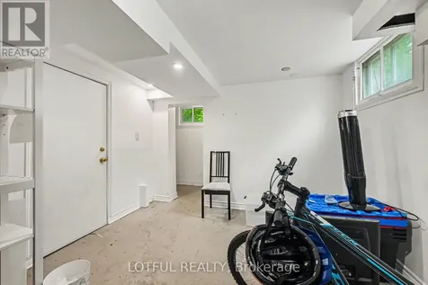 2427 Chasseur Avenue Ottawa ON K1V 8E5