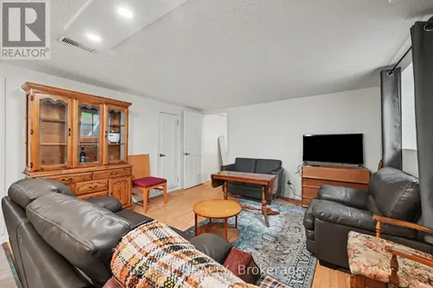 2427 Chasseur Avenue Ottawa ON K1V 8E5