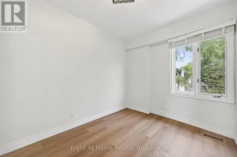 109 Brant Street Oakville (co Central) ON L6K 2Z7