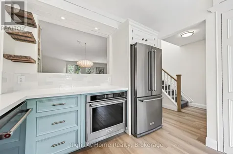 109 Brant Street Oakville (co Central) ON L6K 2Z7