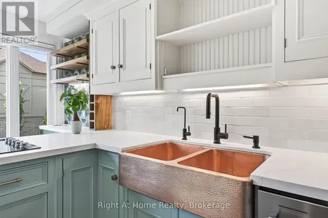 109 Brant Street Oakville (co Central) ON L6K 2Z7