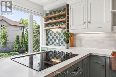 109 Brant Street Oakville (co Central) ON L6K 2Z7