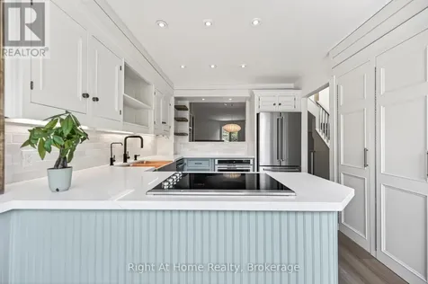 109 Brant Street Oakville (co Central) ON L6K 2Z7