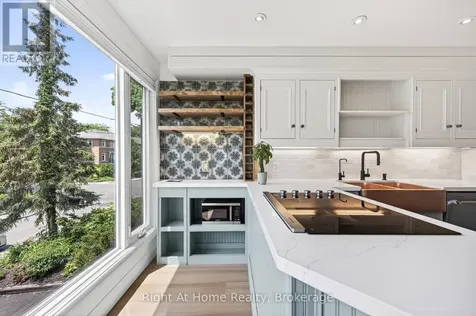 109 Brant Street Oakville (co Central) ON L6K 2Z7