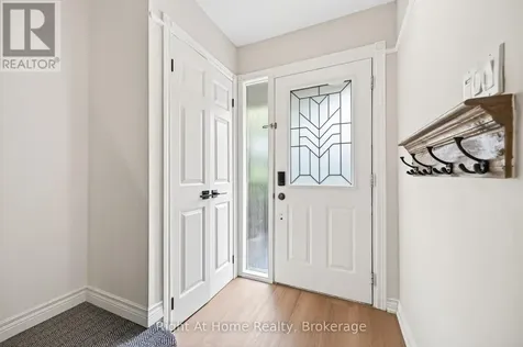 109 Brant Street Oakville (co Central) ON L6K 2Z7