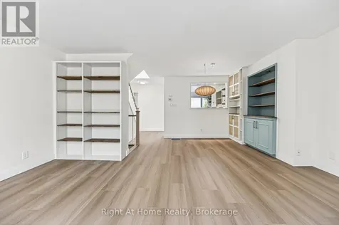 109 Brant Street Oakville (co Central) ON L6K 2Z7